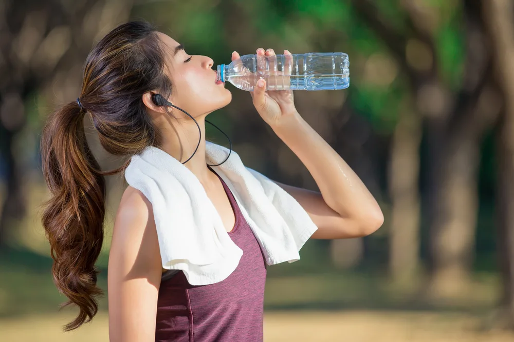 Uống nước lọc nhiều có tốt không