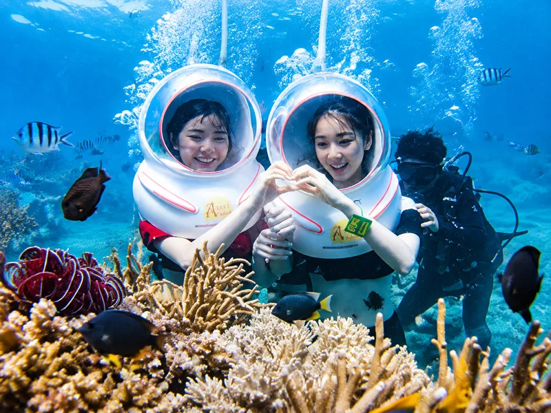 Nha Trang mang đến nhiều trải nghiệm như lặn biển, chèo kayak và khám phá đảo